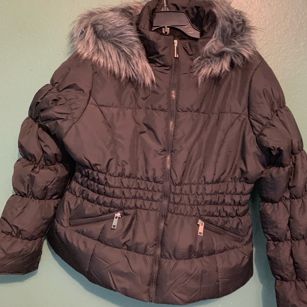 Marilyn & Me Juniors Faux Fur